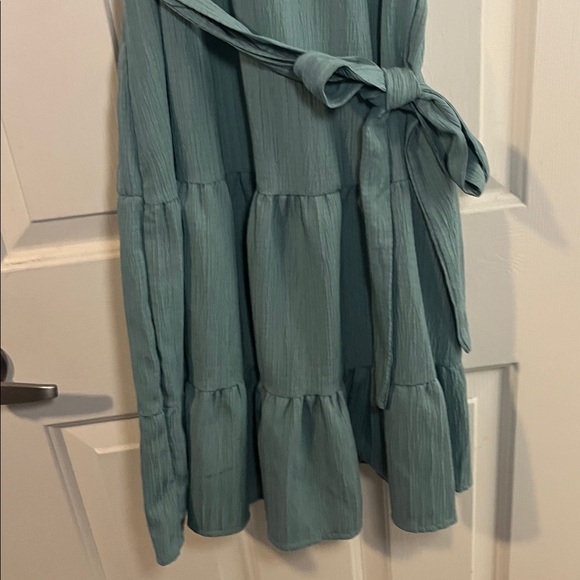 Sleeveless Green Dress with Waist Tie size M - Picture 3 of 5